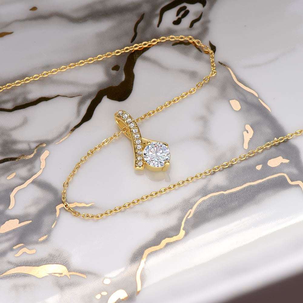 [FOR GIRLFRIEND] Captivate her heart, ignite joyful excitement, and celebrate your beautiful bond with the Alluring Beauty Necklace.