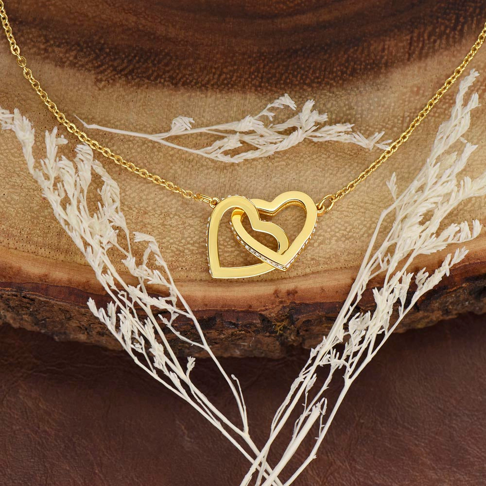 [FOR WIFE] Make her heart race, bring joyful screams of excitement, and celebrate your adorable bond with the Cute Interlocking Hearts Necklace.