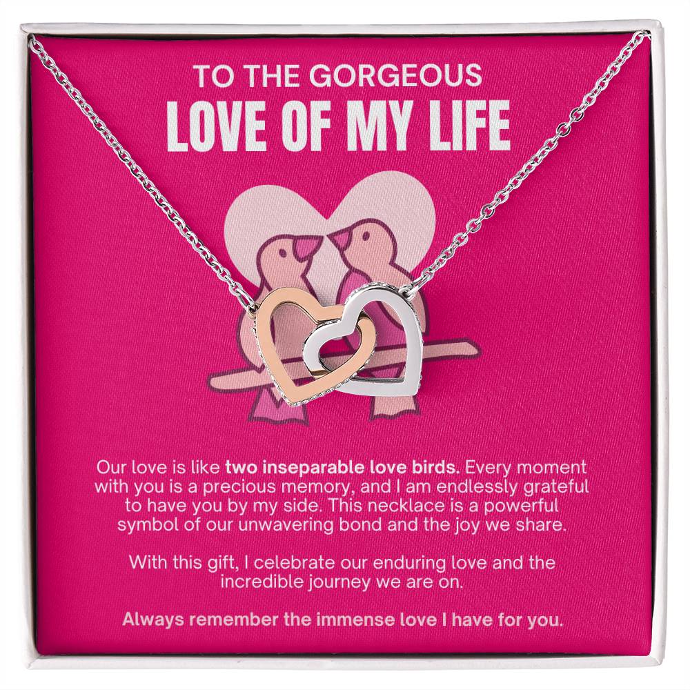 [FOR THE LOVE OF YOUR LIFE] Enchant her heart, ignite joyful excitement, and celebrate your beautiful bond with the Interlocking Hearts Necklace. (PINK)